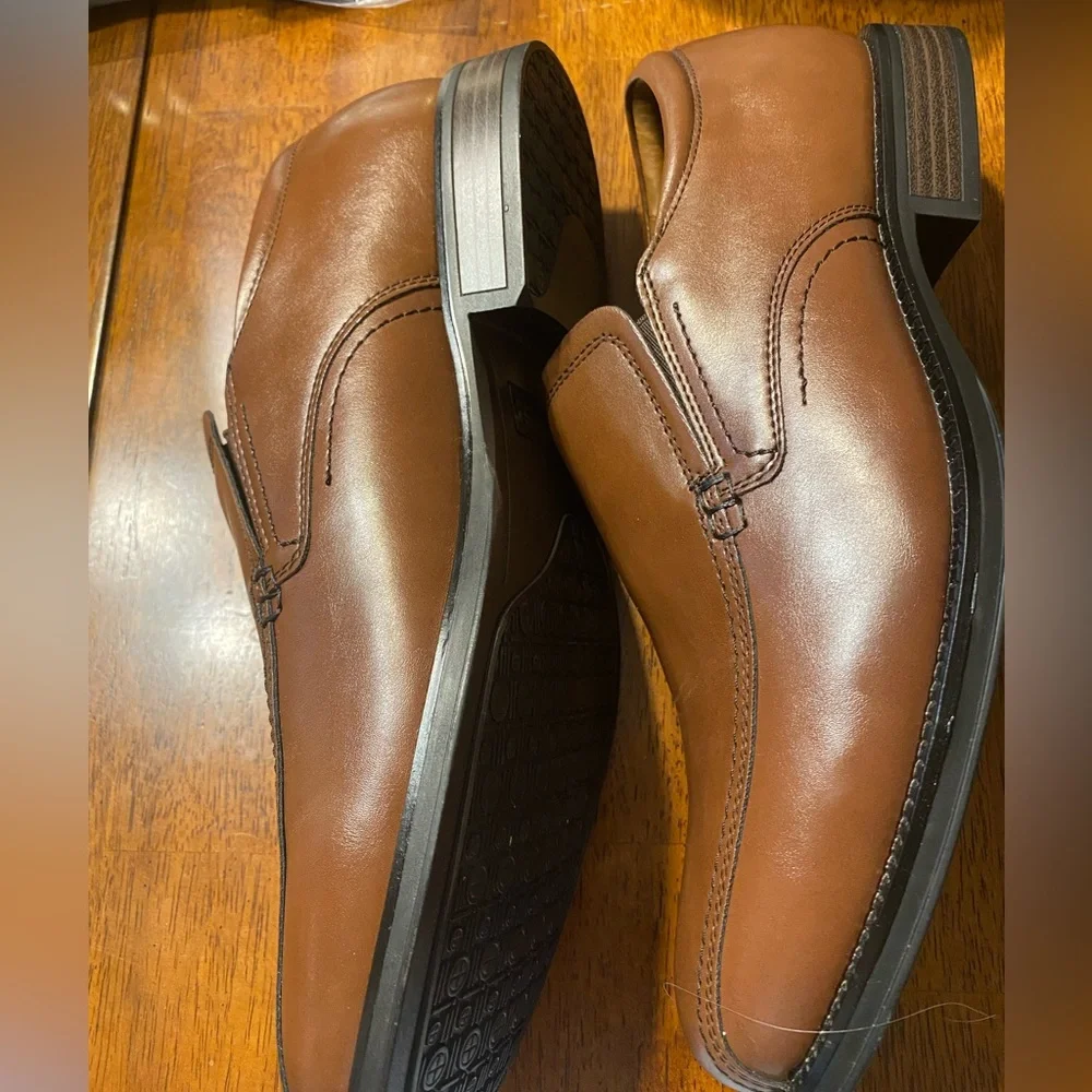 Dockers Greer Men's Brown Slip-On Loafers. Size‎ 10.5W  new condition